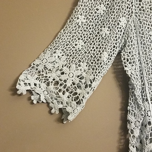 Gorgeous Crochet boutique shirt by Cecico Ladies s - Picture 3 of 3